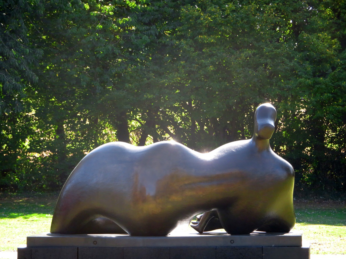 Henry Moore 390