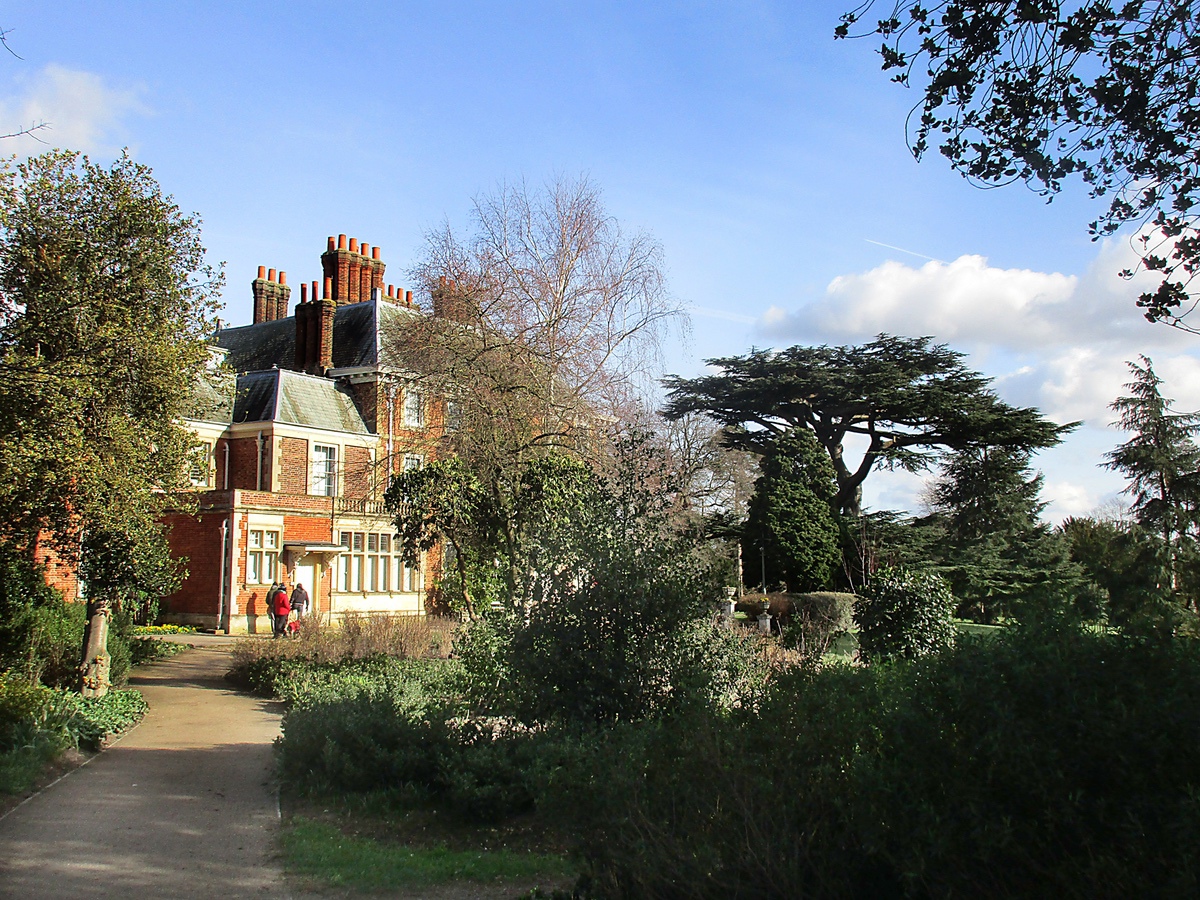 GordonSAForty Hall Walk 4
