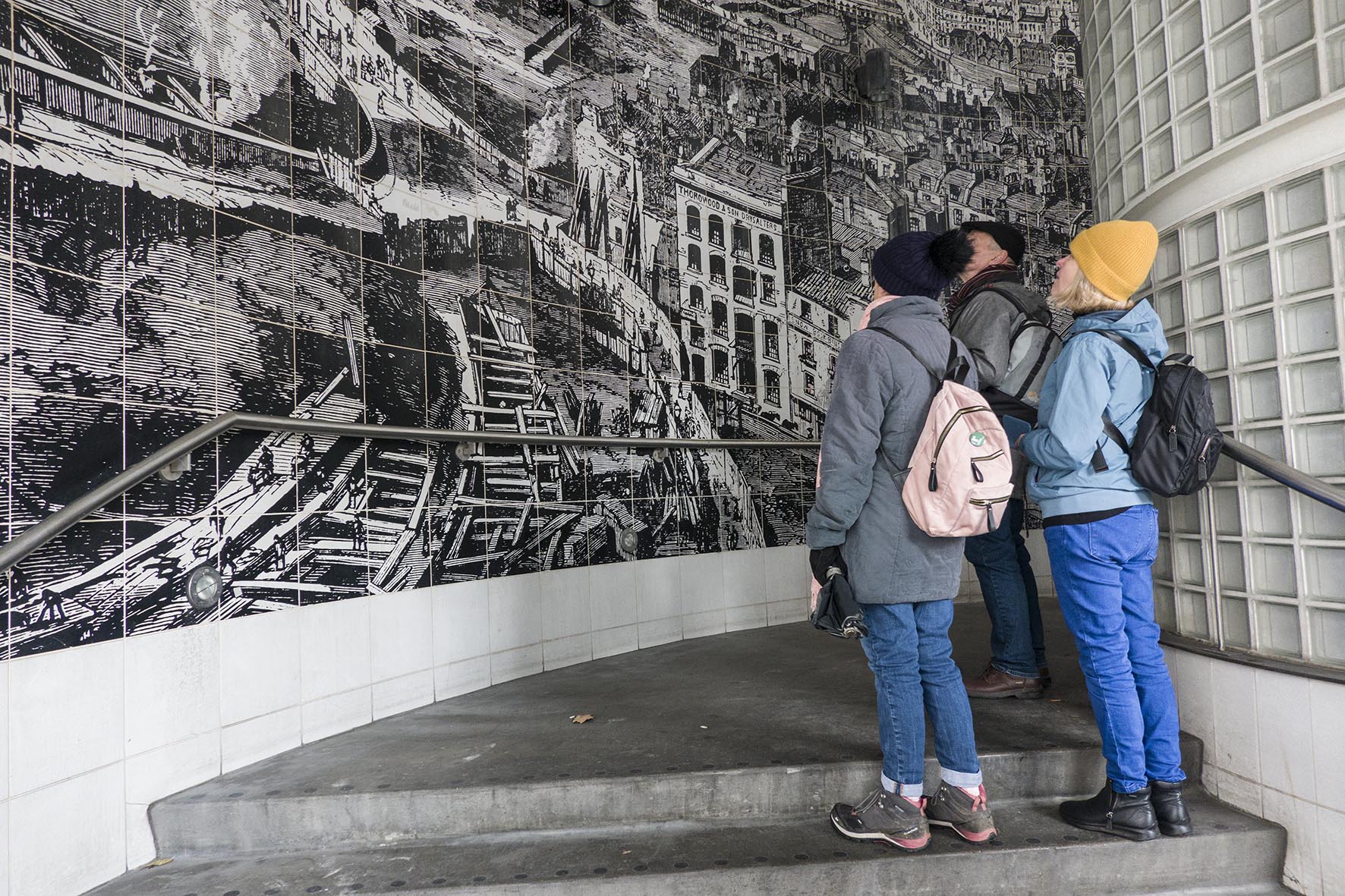 FarringdonCirc3HolbornViaductMural