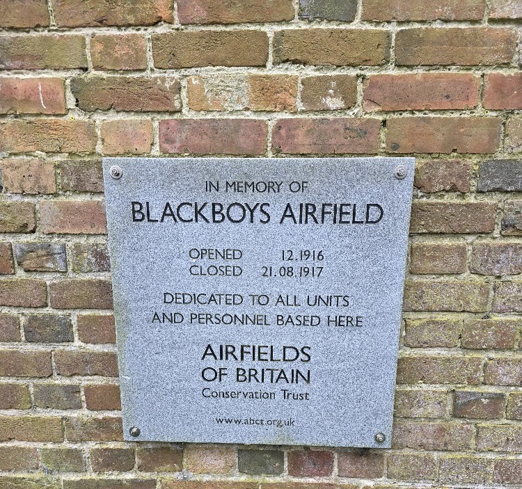 Buxted RH blackboys airfield